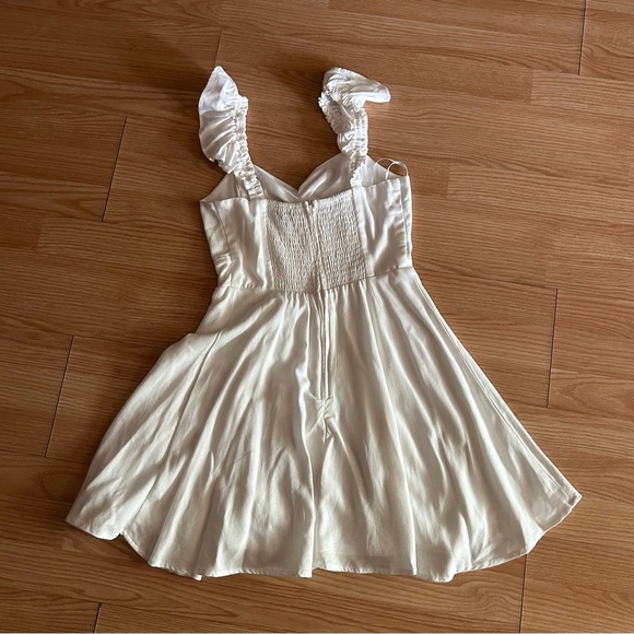 NWT Francesca’s Flutter Sleeve Linen Blend Dress Medium - Picture 8 of 8